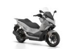Скутер QJMotor Fort 125 ABS-TCS 2026 – 15 к.с., TFT 7", Smart Key, GT Scooter